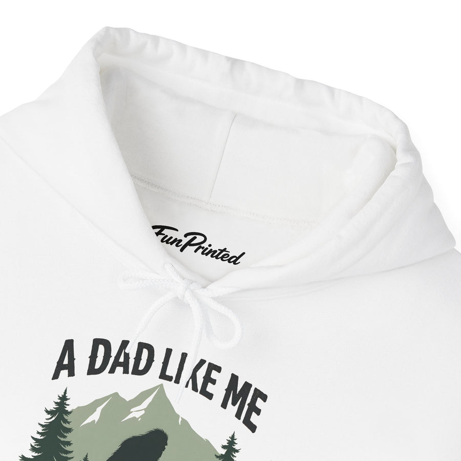 A Dad Like Me Is Hard to Find – Funny Bigfoot Cool Dad Father’s Day Gift Hoodie