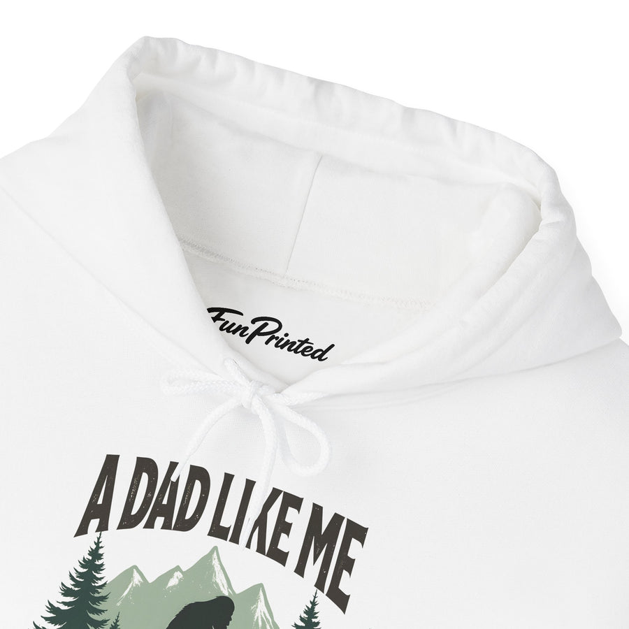 A Dad Like Me Is Hard to Find – Funny Bigfoot Cool Dad Father’s Day Gift Hoodie