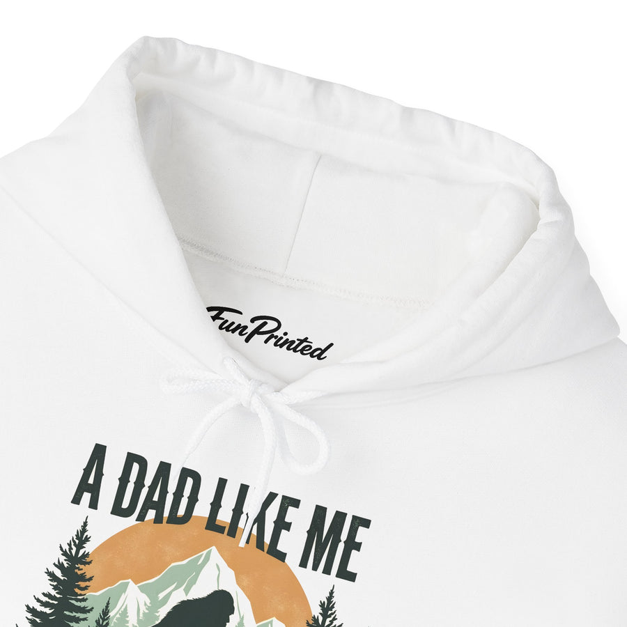 A Dad Like Me Is Hard to Find – Funny Bigfoot Cool Dad Father’s Day Gift Hoodie